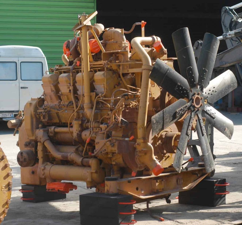 rebuild of a 777 caterpillar mining truck engine